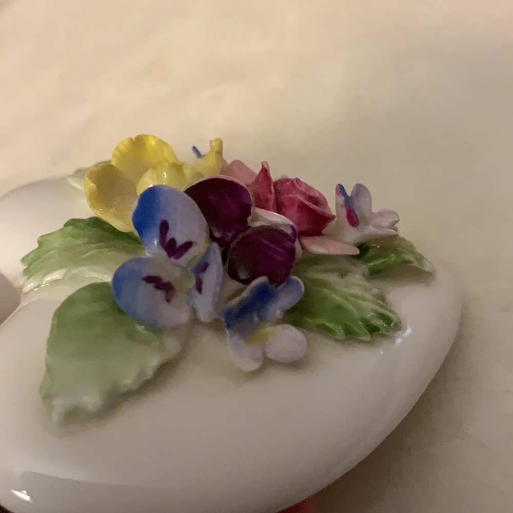 Royal Adderley Floral Bone China Trinket Box Made In England (vintaged piece) - Picture 9 of 14